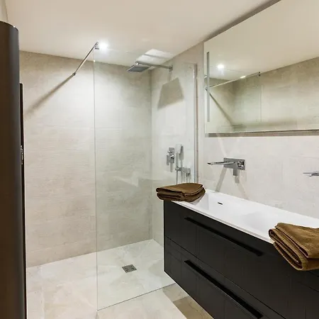 Διαμέρισμα Appart Hotel 2 Chambres Piscine & Jacuzzi A Saint-Raphael